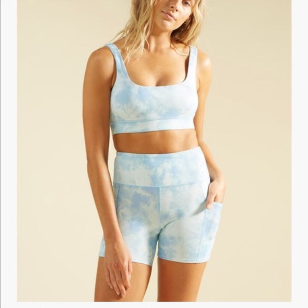 Billabong Little Shores NWT Biker Babe Shorts Morning Sky Size Small